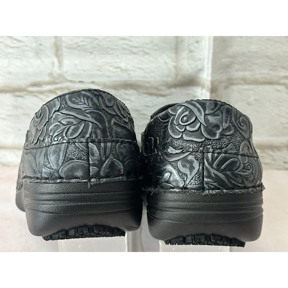 Spring‎ Step Professional Manila slip-on shoes in black embossed leather (6M)